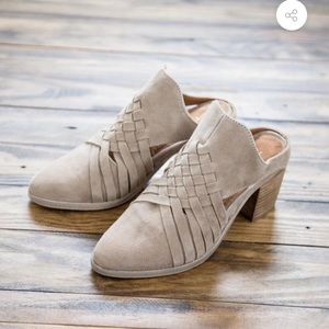 Rebels Suede Levi Mules sz 8.5